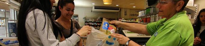 Les bosses de plàstic s’encariran a partir de l’1 de juliol i quedaran prohibides el 2021