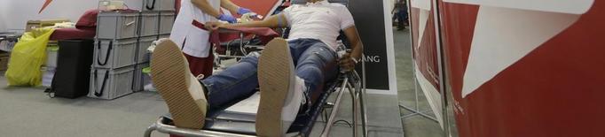 Més de cent lleidatans donen sang a l’estand de SEGRE durant la Fira