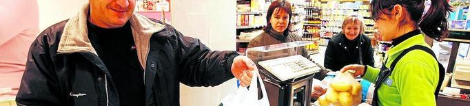 La Seu, primer municipi sense bosses de plàstic en comerços