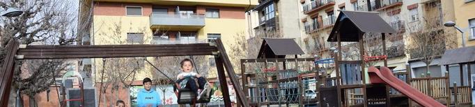 La Seu d'Urgell renova la zona infantil de la plaça de les Moreres de la capital