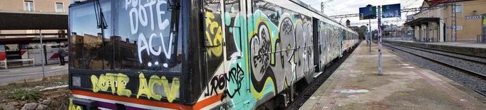 Denunciats dos grafiters per pintar el tren a Cervera