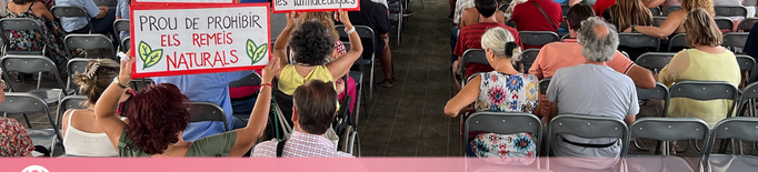 ⏯️ Més de cent persones es congreguen en un acte prohibit per Salut sobre l'ús del clorit de sodi per tractar l'autisme