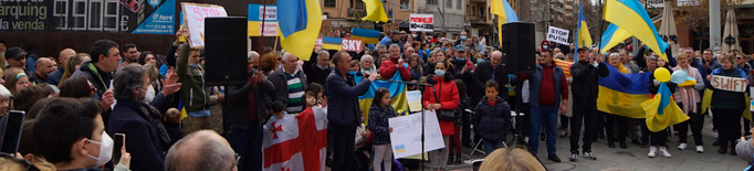 Unes 600 persones es concentren a Lleida per reclamar la pau a Ucraïna