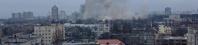 Rússia ataca de nou Kíev i demana als ciutadans que abandonin casa seva
