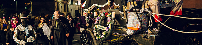 Dos vehicles funeraris són “La peça del trimestre” del Museu Roda Roda
