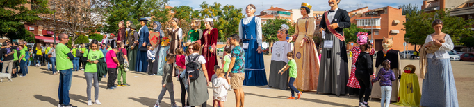 Prop de 180 persones participen a Torrefarrera en la X Trobada Gegantera i I Trobada de Grallers i Tabalers