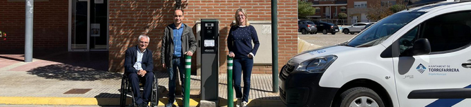 En marxa tres carregadors municipals per a vehicles elèctrics a Torrefarrera