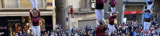 Primera actuació dels Castellers de Lleida a la plaça Paeria en la temporada del XXVII aniversari