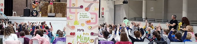 'Mama, papa, mengeu fruita!', la campanya que fomenta el consum de fruita entre els escolars del Segrià