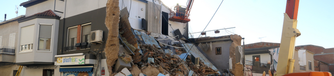 ⏯️ S'acaba d'esfondrar la casa de Torregrossa que dimecres va perdre part de la façana