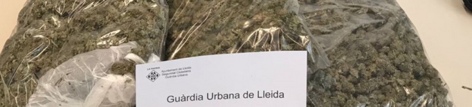 Detingut mentre anava en bicicleta per Lleida amb més d'1,6 quilos de marihuana a la motxilla
