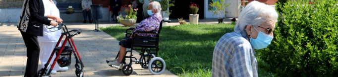 Les residències de gent gran redueixen quarantenes i aixequen restriccions