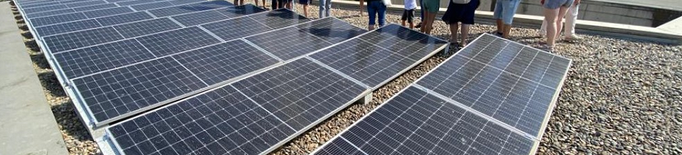 Visita a la planta solar fotovoltaica del Centre Cívic de Balàfia