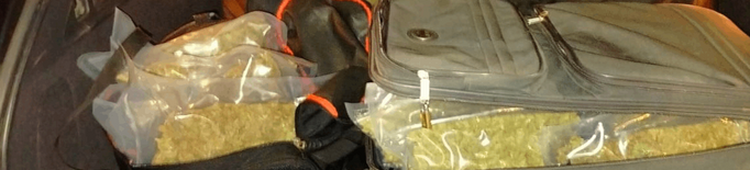 Detingut a la Jonquera per portar 31,2 kg de marihuana amagada al maleter