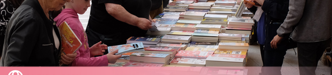 Tàrrega dona el tret de sortida al Mercat de Llibres i Roses amb bona afluència de públic