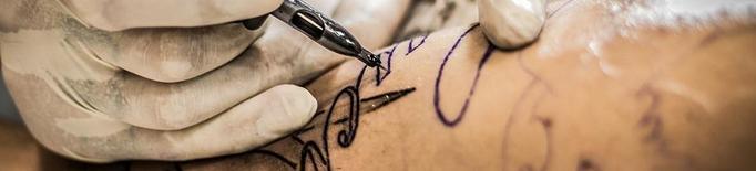Quines possibles complicacions comporta fer-se un tatuatge?
