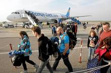 El Govern negocia amb el turoperador Thomas Cook renovar la connexió aèria amb Alguaire