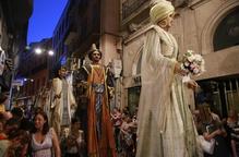 Els tradicionals fanalets de Sant Jaume il·luminen els carrers de Lleida