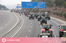 Tractors d'arreu de Catalunya inicien una marxa lenta cap a Barcelona