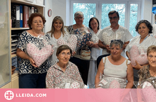 Coixins en forma de cor per a la Unitat de Mama de l'Arnau de Vilanova de Lleida