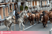 La transhumància de cavalls a peu continua viva al Pallars