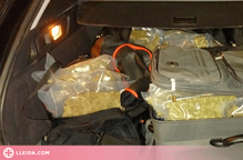 Detingut a la Jonquera per portar 31,2 kg de marihuana amagada al maleter