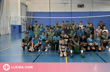 Una trentena de jugadors i jugadores del CV Binèfar participen al Voleibolitza't del Balàfia Lleida