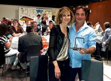 Antonio Adlomà i Maria José Pérez, propietaris del celler Vinya els Vilars amb el premi rebut