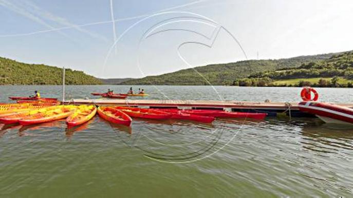 Rialb estrena un embarcador per a activitats nàutiques i lloguer de barques