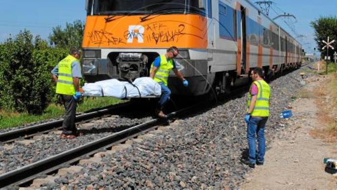 Una dona mor atropellada per un tren en un pas a nivell a Golmés