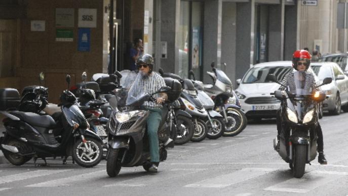 Les motos ja són un de cada set vehicles a la ciutat al créixer un 53% en quatre anys