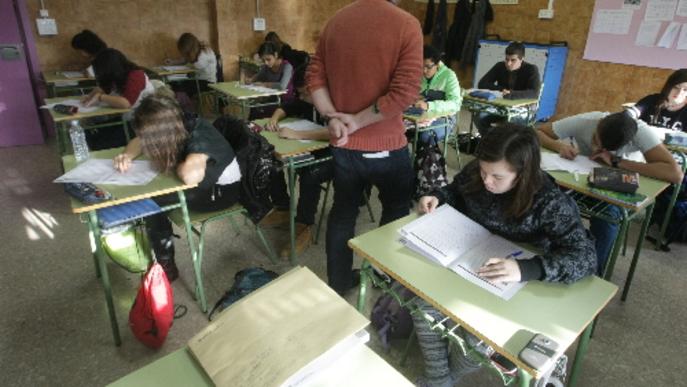 El nivell dels alumnes catalans supera el d’Espanya i l’OCDE en ciències, lectura i ‘mates’