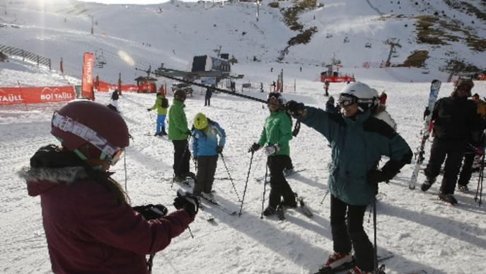 Milers d’esquiadors arriben a les pistes de Lleida, pendents de més nevades