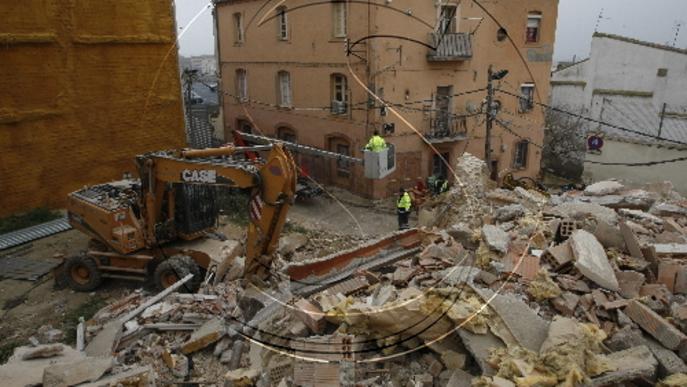 La Paeria enderroca dos edificis en ruïna del carrer Gairoles