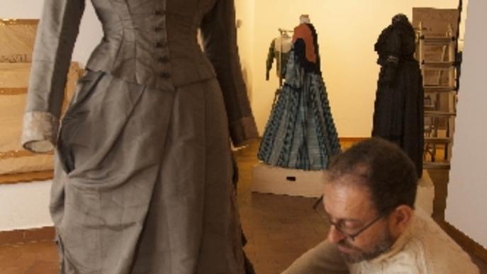 Tàrrega inaugura avui una mostra de moda històrica