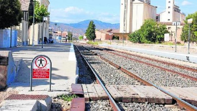 Balaguer retarda el projecte del tramvia i reclama habilitar més passos