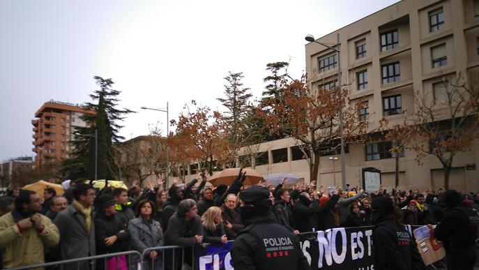 Calma tensa al Museu de Lleida després de les càrregues policials contra els manifestants