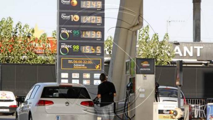 El preu dels carburants puja un 7 per cent abans del pont