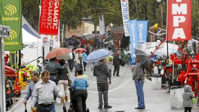 La Fira de Sant Miquel manté uns 150.000 visitants malgrat la pluja