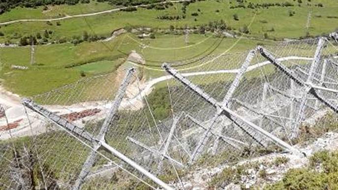 Instal·len barreres antiallaus per evitar el tancament de la Bonaigua