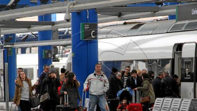 La vaga anul·la 25 trens a Lleida però pocs viatgers queden atrapats