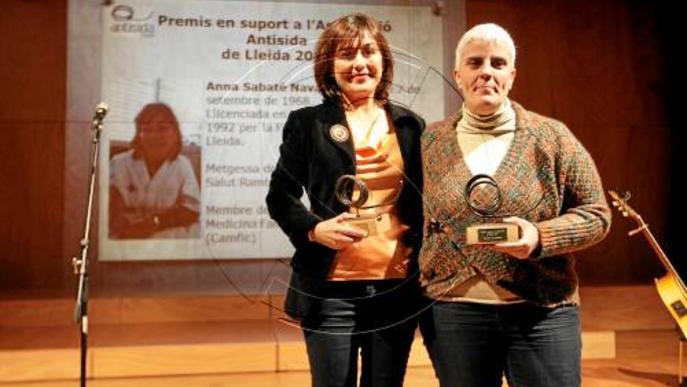 Primer de Desembre i Anna Sabaté, premiats per la seua lluita contra la sida