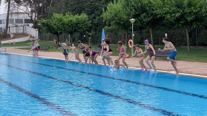 Les piscines municipals de Lleida aporten més de 4.200 euros al Mulla’t
