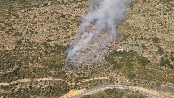 Els Bombers estabilitzen un incendi que ha cremat 35 hectàrees a la Noguera