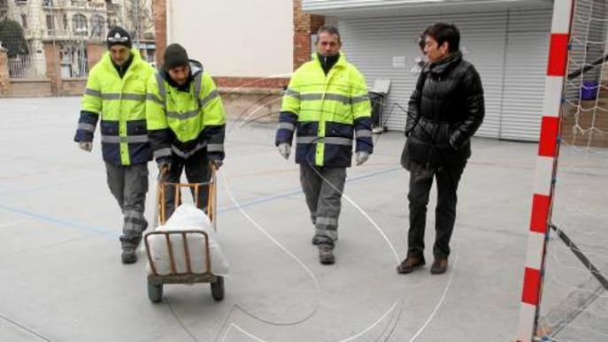 La neu deixa pas al gel, cent escolars sense transport i problemes en accessos a pobles