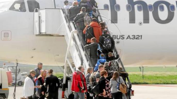 L'aeroport d'Alguaire tanca la campanya d'hivern amb un 18% més de passatgers