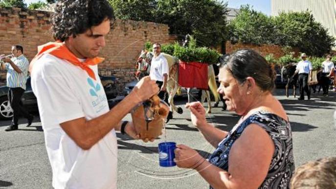 Cervera i Tàrrega reparteixen l'aigua de Sant Magí als veïns