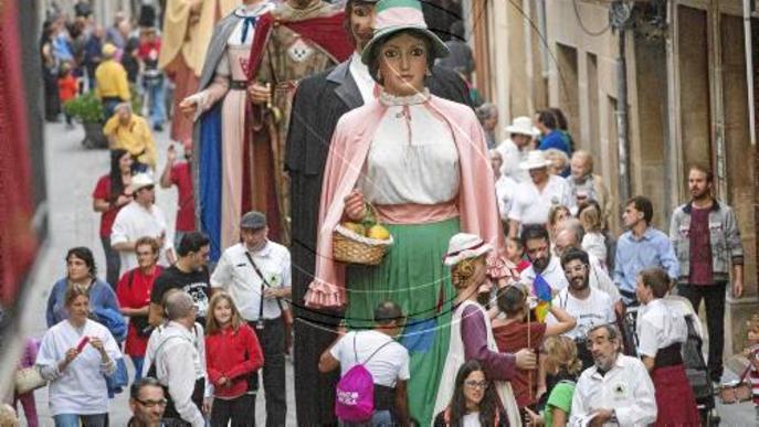 La cultura popular omple els carrers de Cervera en la seua festa major
