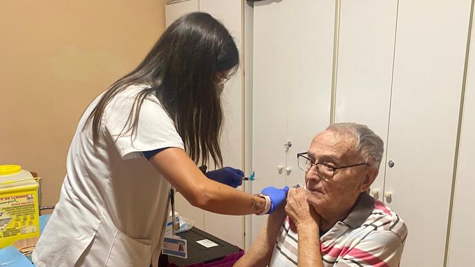Tret de sortida a la campanya de vacunació contra la grip i la quarta dosi contra la Covid-19 a Lleida