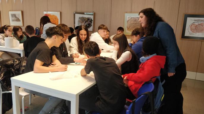 Més de 630 infants realitzen tallers científics a l’IRB Lleida durant el 2023